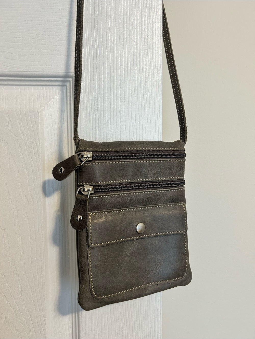 Roots Small Crossbody Bag in Slate Grey